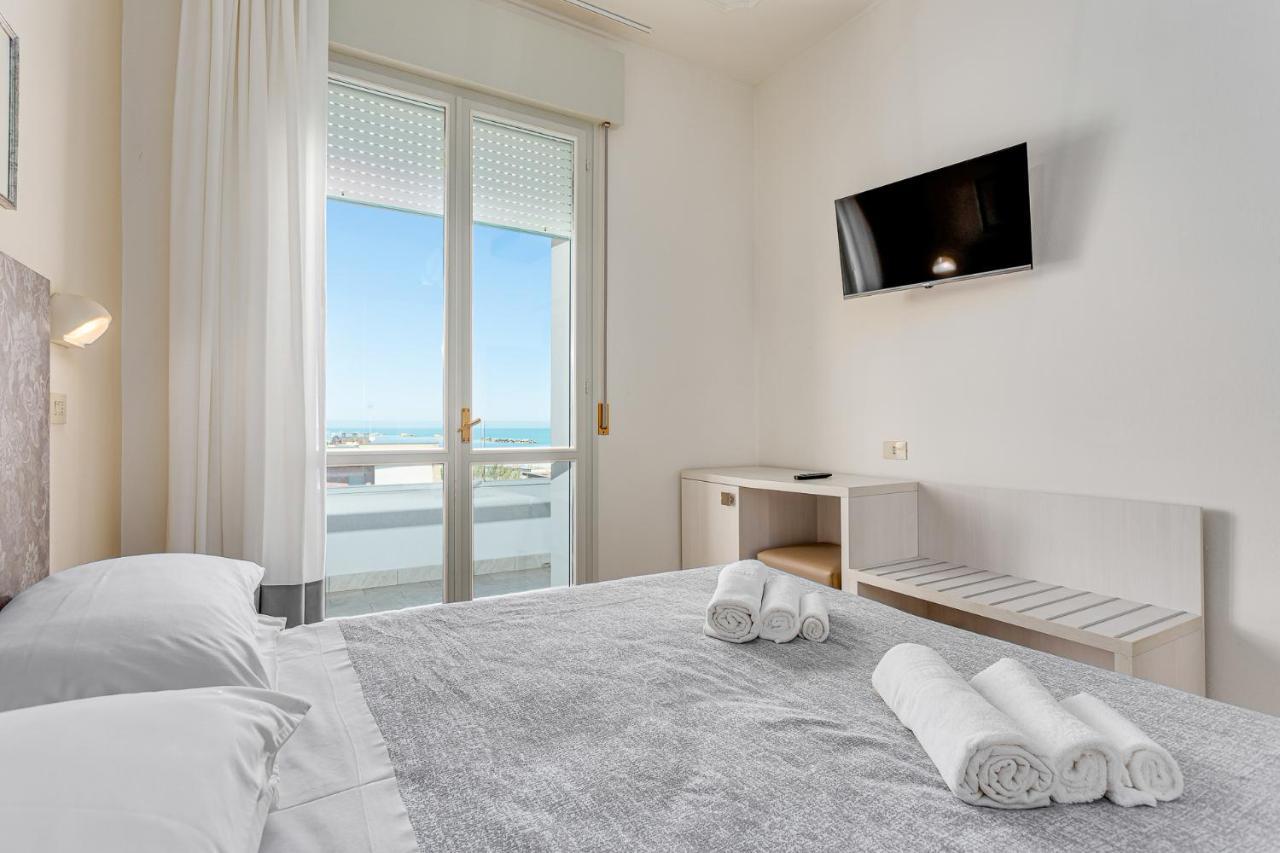 Hotel Caesar Лідо-ді-Савіо Екстер'єр фото