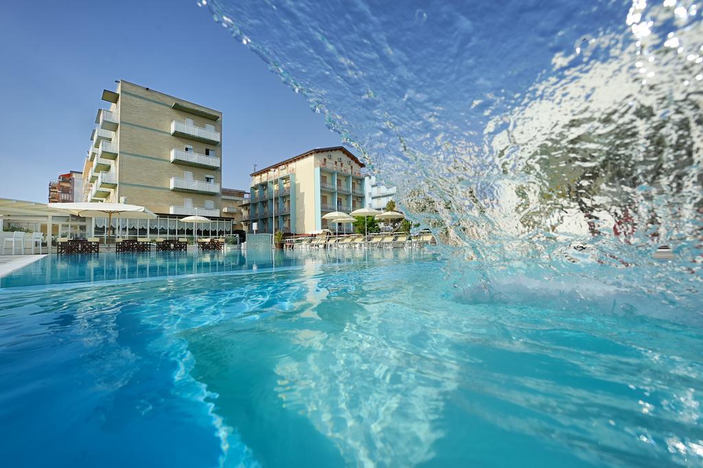 Hotel Caesar Лідо-ді-Савіо Екстер'єр фото