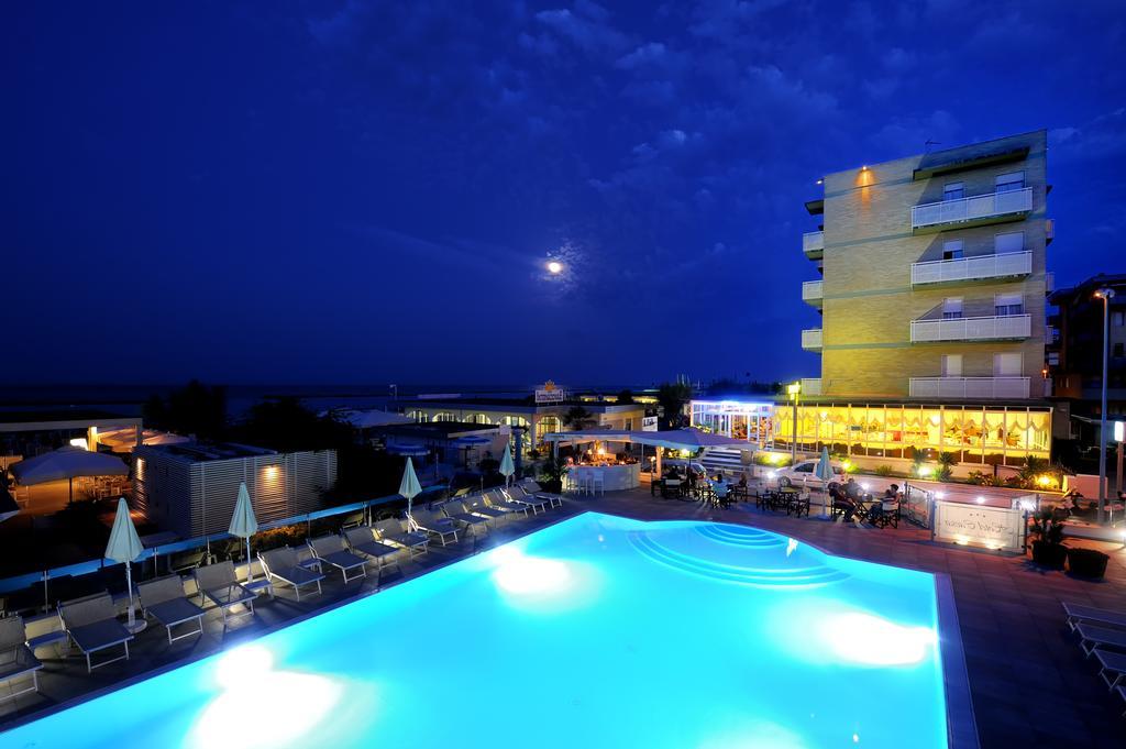 Hotel Caesar Лідо-ді-Савіо Екстер'єр фото