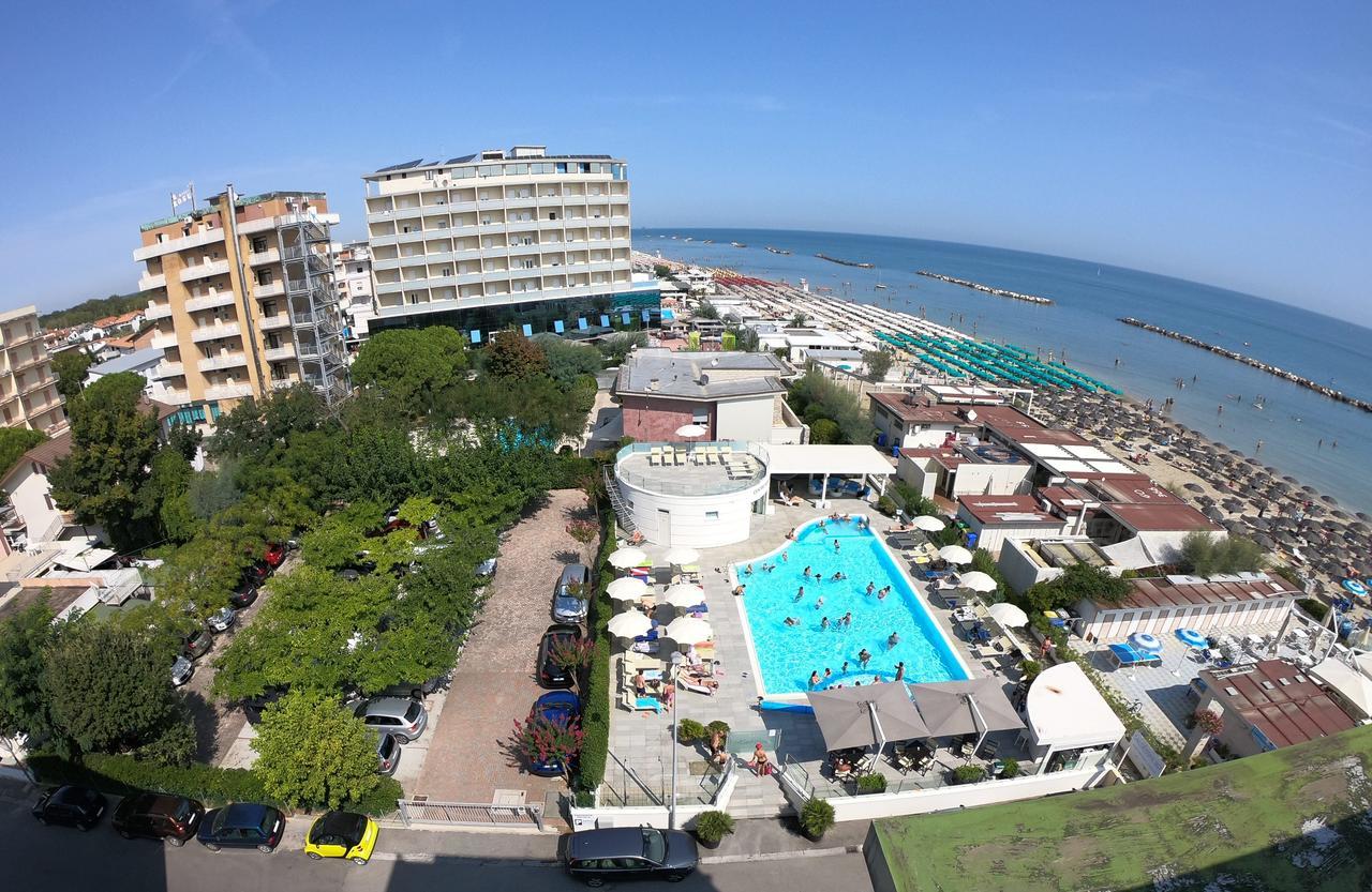 Hotel Caesar Лідо-ді-Савіо Екстер'єр фото